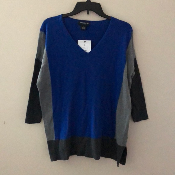 Liz Claiborne Tops - Liz Claiborne Career V-neck Top New